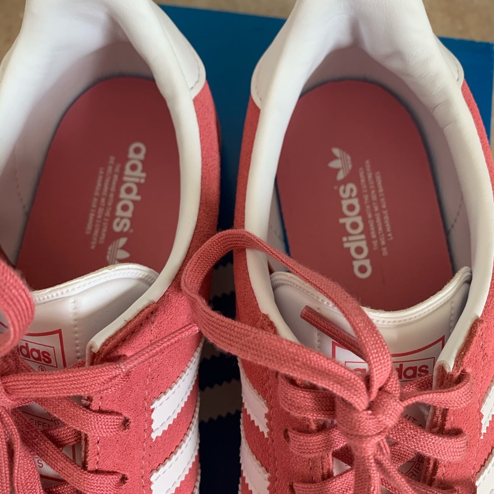 Adidas - Picture 5 of 8
